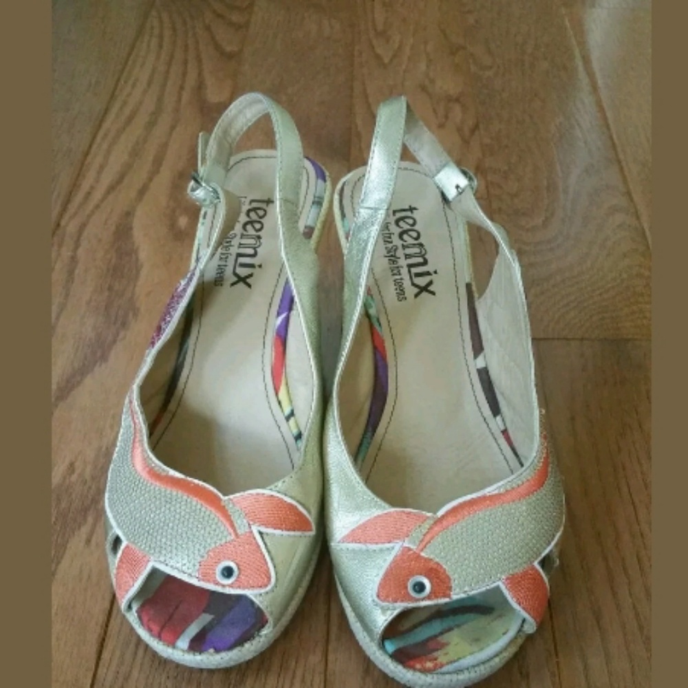 Teemix For Teens Wedge Sandal Women Size 8